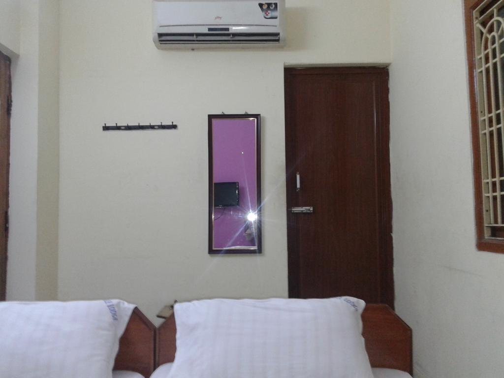 Noble Residency Hotel Tirupati Luaran gambar